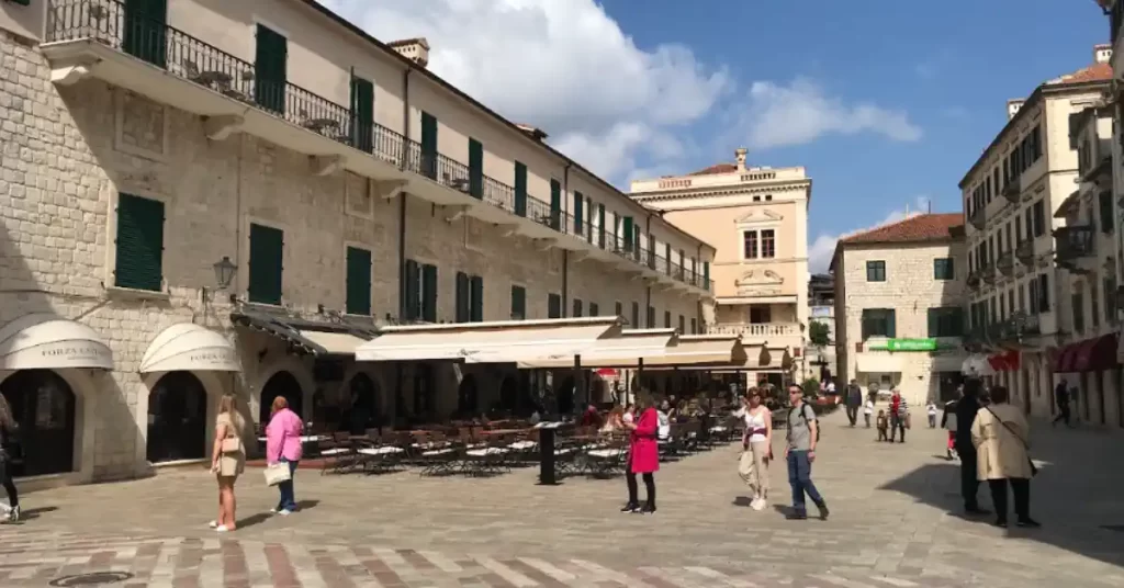 Kotor Old Town restaurants and cafes