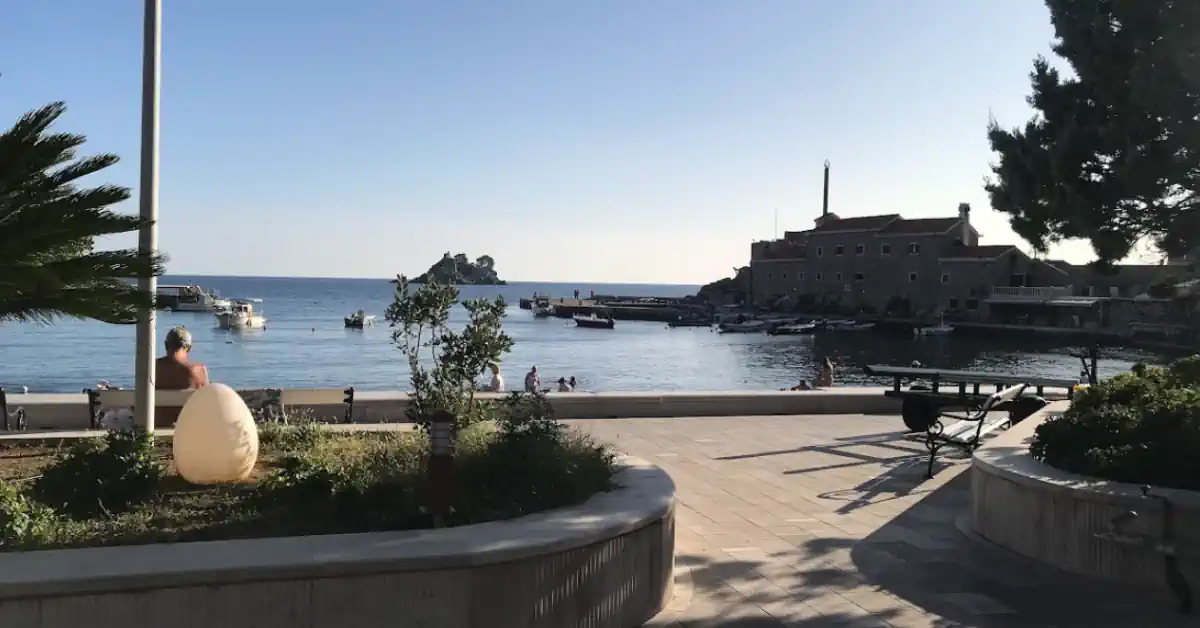 Petrovac Promenade Benches