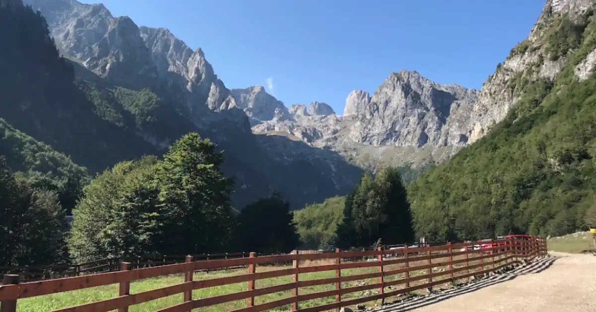 Grebaje Valley Trailhead